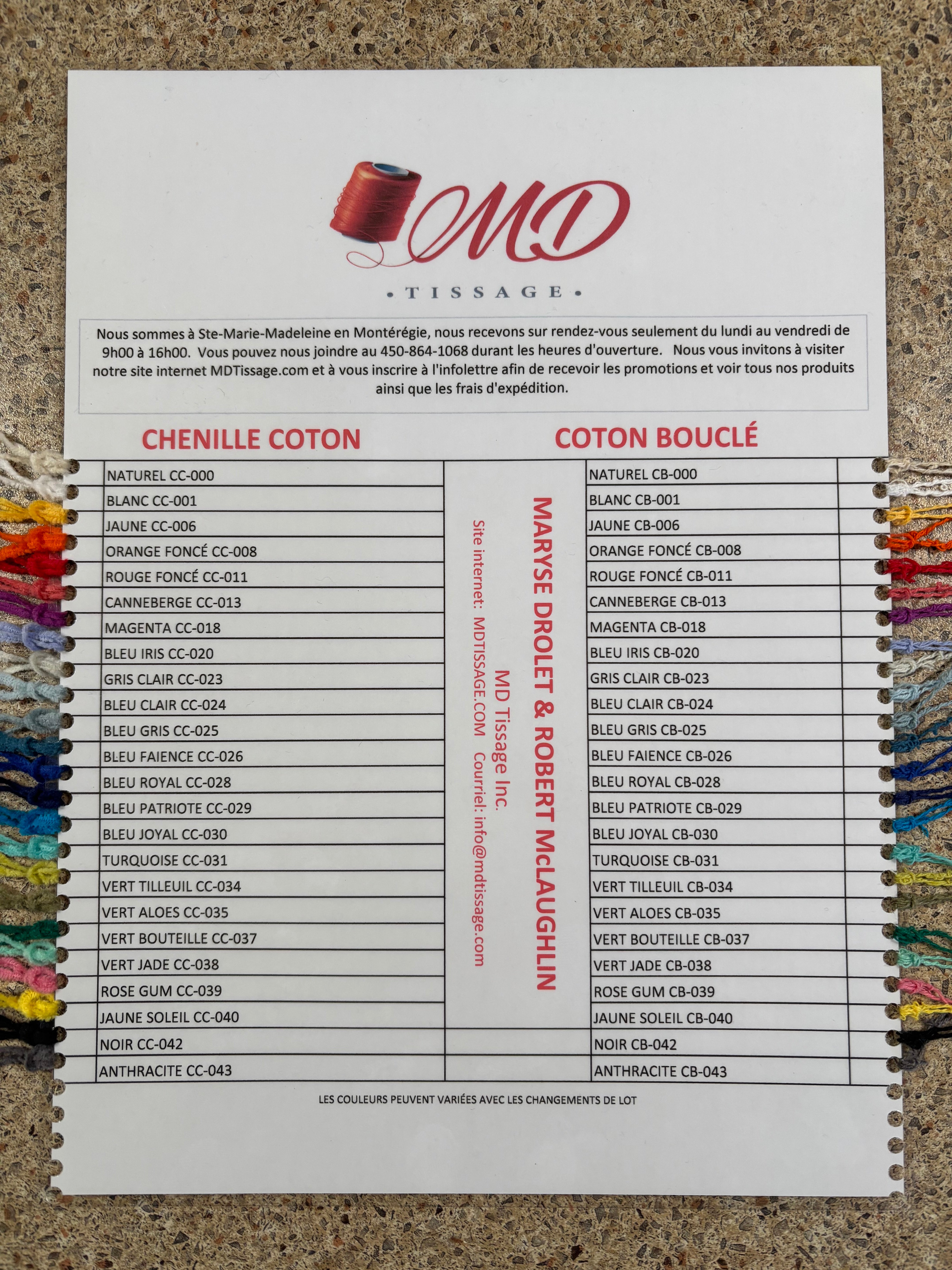 Carte d'échantillons de couleurs avec échantillons laminés